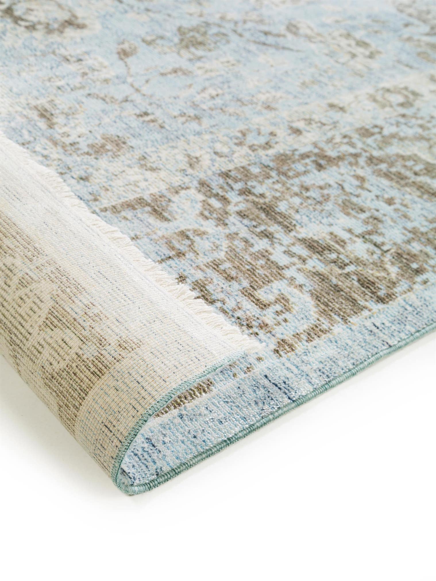 Teppich aus 100% Viskose in Taupe mit bis 5 mm hohem Flor von benuta Pop